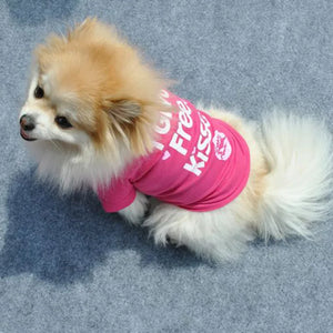 Pomeranian in Rose Red  "I Give Free Kisses" Dog T-Shirt