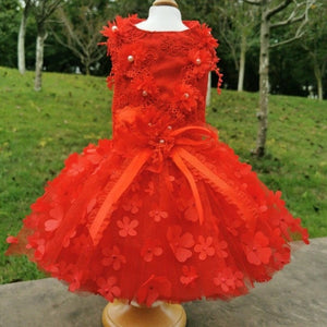 Suitable for any season and available in 5 sizes, this luxurious dog dress is perfect for small-breed dogs such as Yorkies, Maltese and Poodles for weddings, anniversaries, photoshoots and special occasions