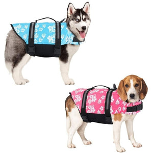 Our life jackets are suitable for small, medium and large dogs.