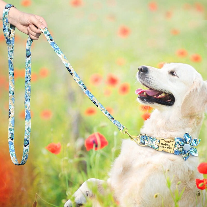 Simply darling, this Blue Daisy matching set includes a Personalized Dog Collar, Leash & gorgeous handsewn Flower slider. 