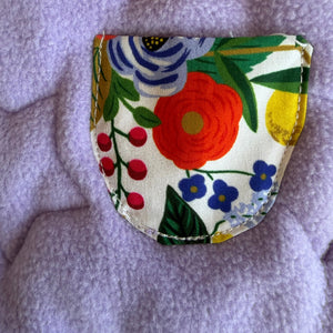 Floral-patterned pocket on lilac fleec