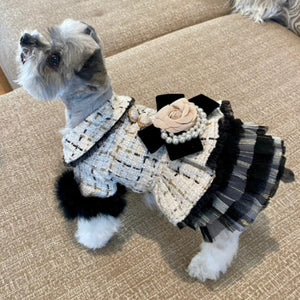 . Available in 6 sizes, this luxurious dog dress is perfect for small-breed dogs for weddings, anniversaries, photoshoots and special occasions, or more casual affairs.