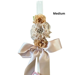 Medium size collar come with 2 small satin beige flowers  and 1 large white flower, plus matching satin bow.