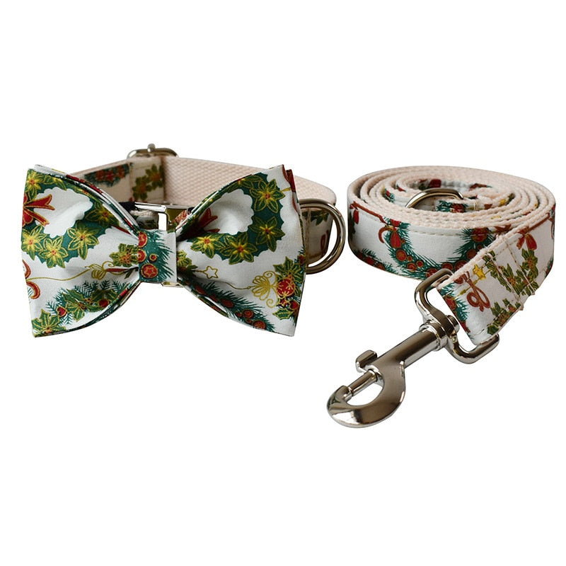 This Christmas Wreath Bow Tie Dog Collar & Leash Set is a gorgeous gift for Christmas.