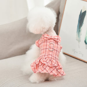 Made of 100% Cotton, this lightweight Plaid Dog Dress & Leash set from our Spring/Summer collection features a D-ring on the back stylish walks.