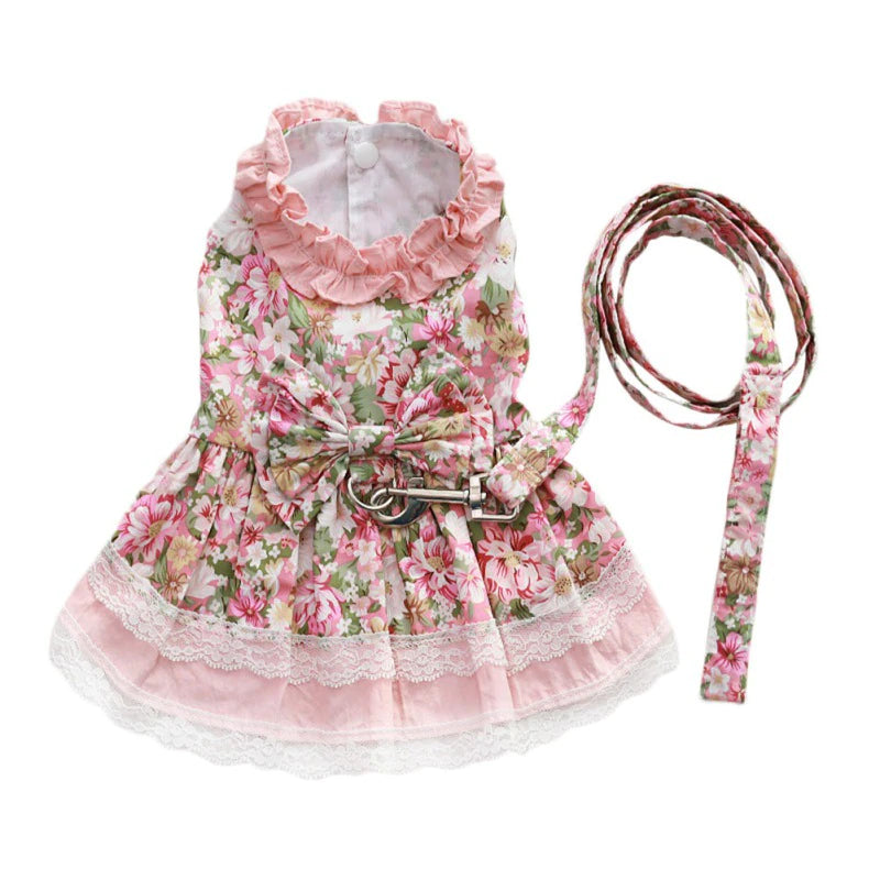 This adorable Vintage Rose Harness Dog Dress & Leash Set from our Spring/Summer collection is adorned with a large bow and D-ring on the back for stylish walks. 