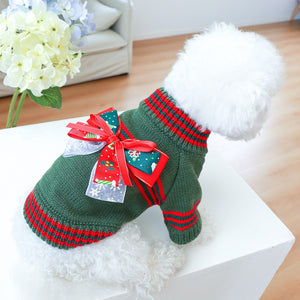 Green Christmas Bow Turtleneck Dog Sweater fits small to mediium dogs like Maltese, Toy Poodle, Bulldog and Chihuahua.