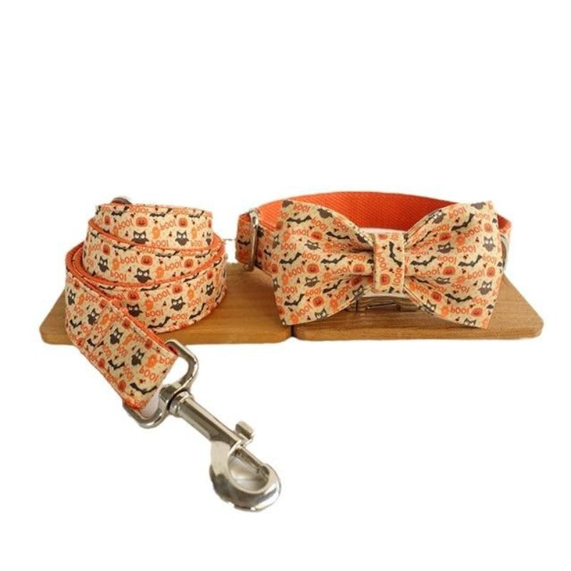 Boo! This Owls & Bats Bow Tie Dog Collar & Leash Set is perfect for Halloween.