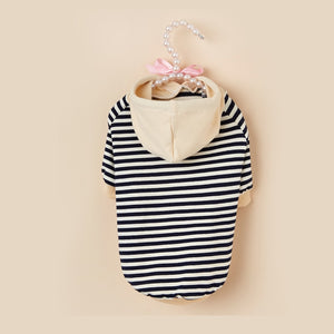 This classic Striped Sailor Dog Hoodie from our Spring/Summer collection is made of 100% cotton.